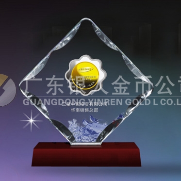 2014年4月：定制三星公司水晶擺件鑲純銀包純金紀念章