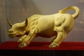 華爾街金牛雕塑擺件定制、黃金純金午千足金金牛雕像擺件定做